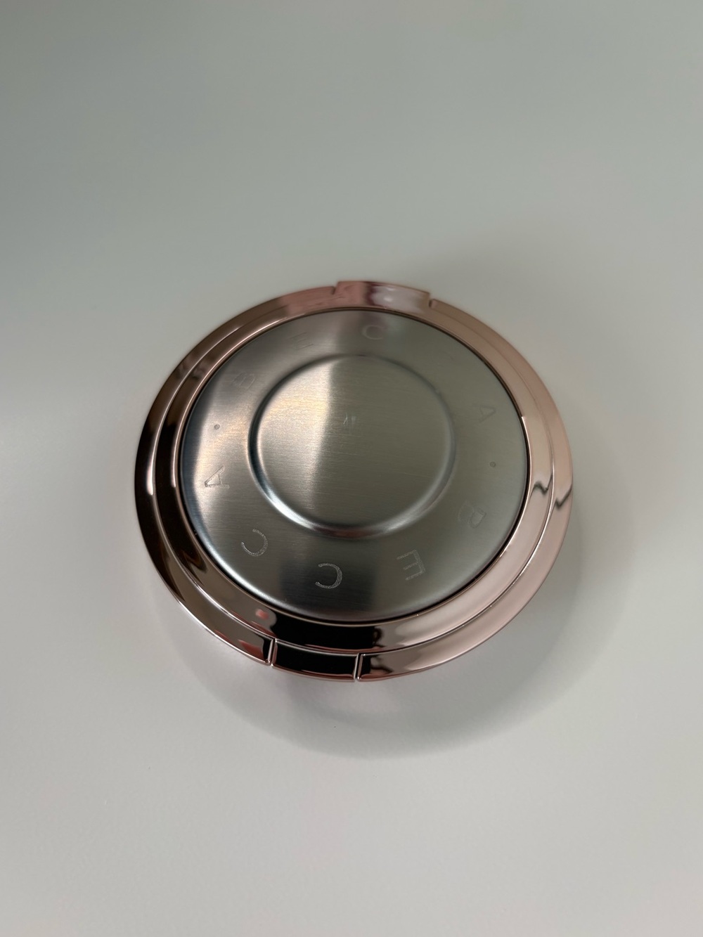 Becca Vanilla Quartz Highlighter - Picture 2 of 4